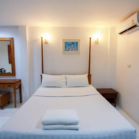 Hotel 18 Coins Budget 2*