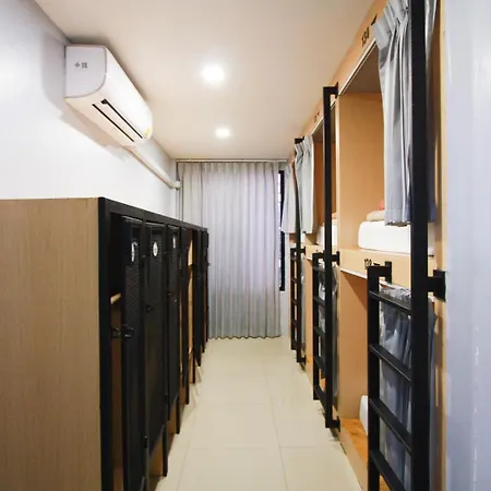 Hotel 18 Coins Budget