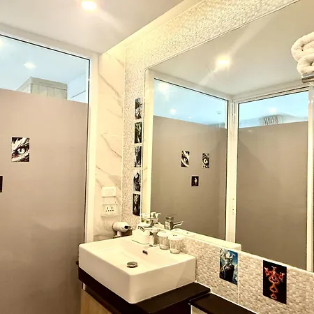 Dragon Apartment *
