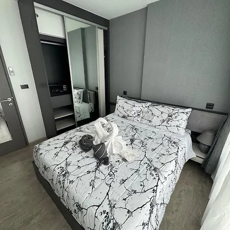 Base Perfect Spot Seaview 23 Floor Apartment Pattaya