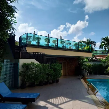 โรงแรม โกลเด้นบีชโฮเทล พัทยา 4*