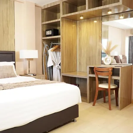อพาร์ตโฮเทล Maya 3*