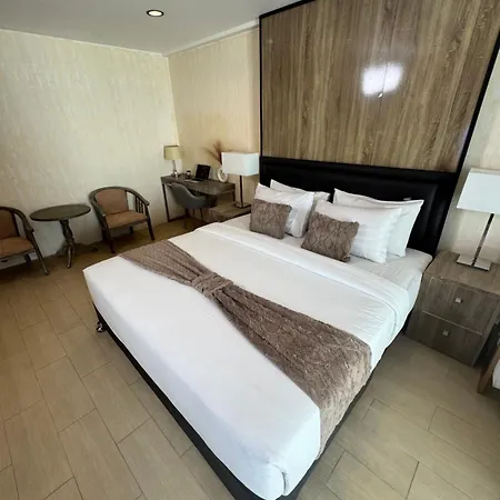 Maya อพาร์ตโฮเทล Pattaya
