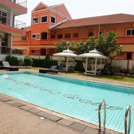 Cozy In A Tropical Setting Apartment Pattaya