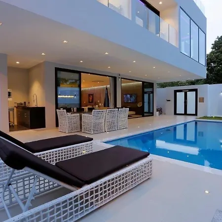 Near & Walk Street Luxury Villa