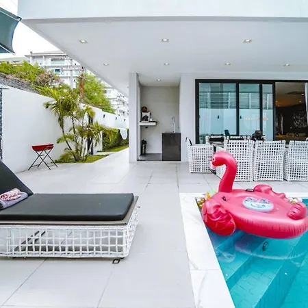 Near & Walk Street Luxury Villa