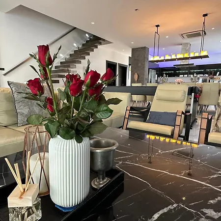 Near & Walk Street Luxury Villa *