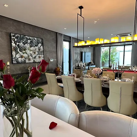Villa Near & Walk Street Luxury Pattaya