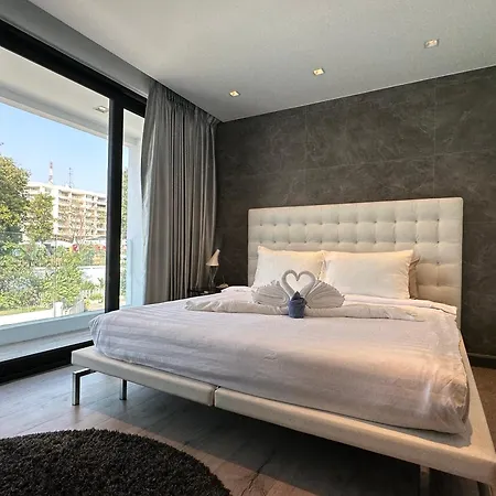 Near & Walk Street Luxury * Pattaya