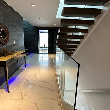Near & Walk Street Luxury Villa