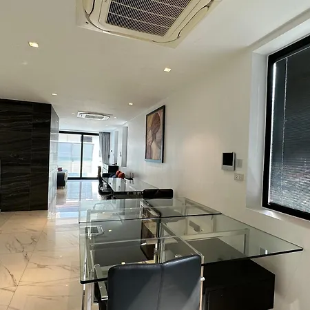 Villa Near & Walk Street Luxury Pattaya