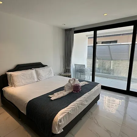 Near & Walk Street Luxury Villa *