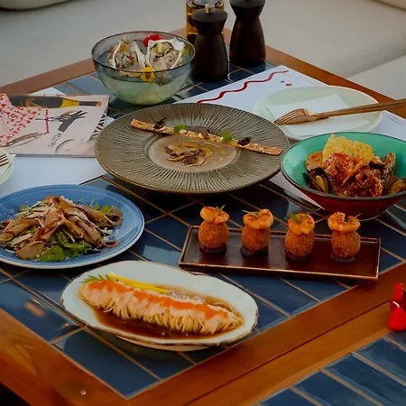 โรงแรม Tribe