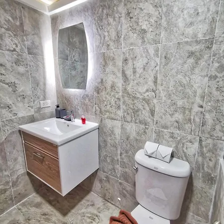 Hagone Condotel - Pool, Near & Steps To Weekend Market *