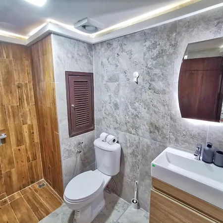 Apartment Hagone Condotel - Pool, Near & Steps To Weekend Market Pattaya