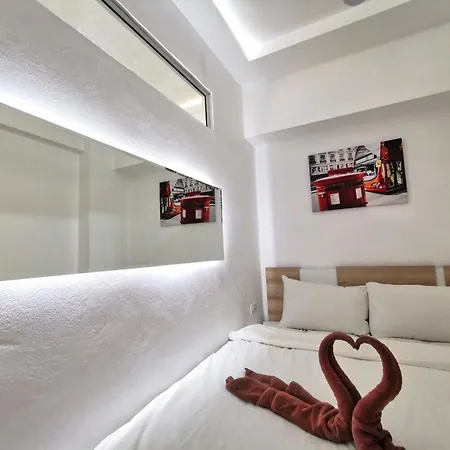 Hagone Condotel - Pool, Near & Steps To Weekend Market Pattaya