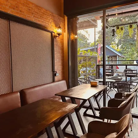 Friends Station & Cafe Hostel