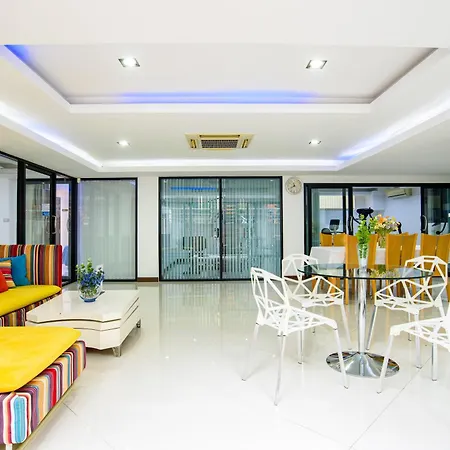 วิลล่า 900m2 Near Walkstreet Luxury Pool Pattaya