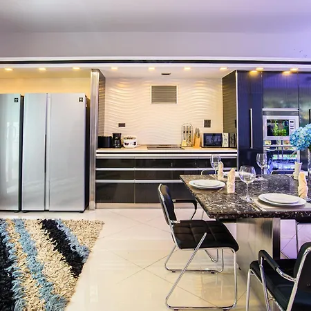 วิลล่า 900m2 Near Walkstreet Luxury Pool *