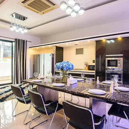 900m2 Near Walkstreet Luxury Pool Pattaya