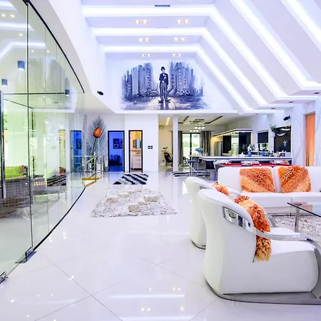 900m2 Near Walkstreet Luxury Pool *
