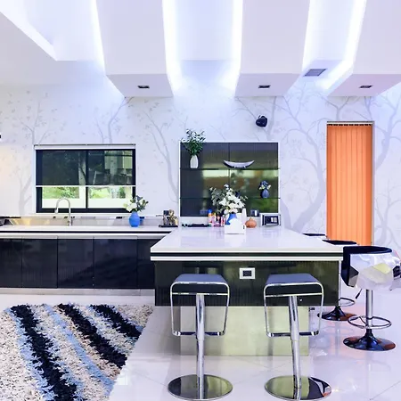 900m2 Near Walkstreet Luxury Pool Pattaya