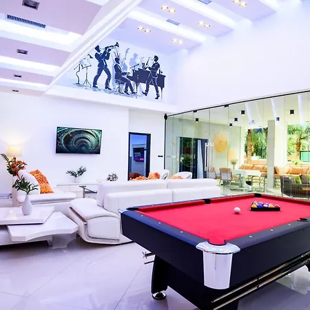 วิลล่า 900m2 Near Walkstreet Luxury Pool *