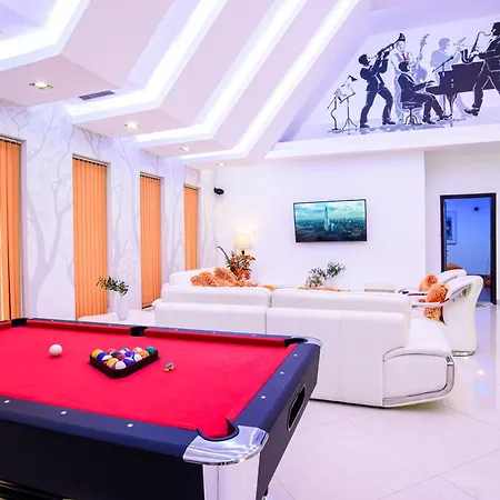 วิลล่า 900m2 Near Walkstreet Luxury Pool