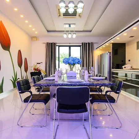 900m2 Near Walkstreet Luxury Pool