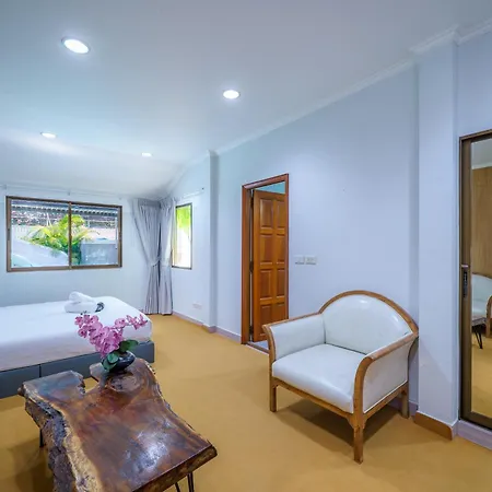 Villa Cozy Gray Garden