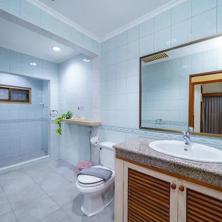 Cozy Gray Garden Villa Pattaya