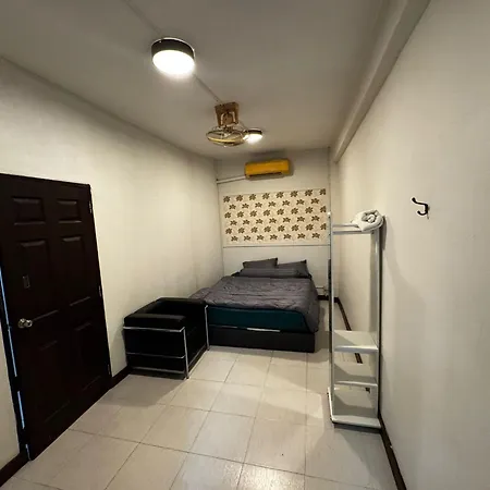 W33d Gallery บ้านพัก 3*
