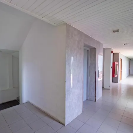 Oyo 75367 Ud Hotel