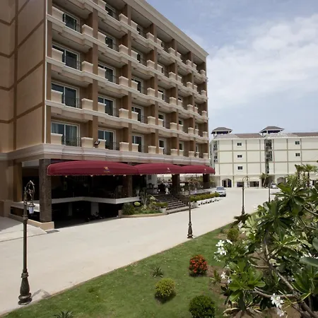 โรงแรม Lk Grand Living Place 4*