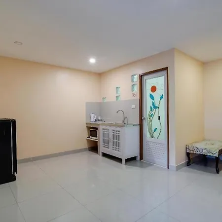 Hotel Patumnak 2*