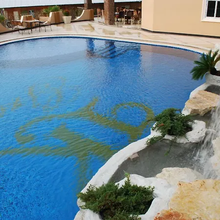 Lk Grand Living Place 4*