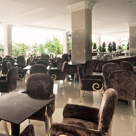 Lk Grand Living Place โรงแรม 4*