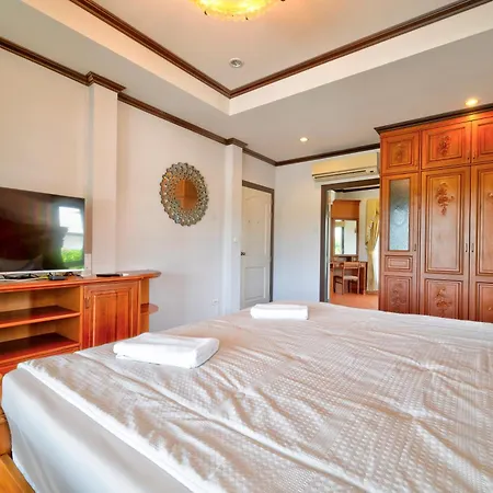 Villa Nautica Pattaya - 4 Bedroom Luxury Pool Villa With Unique Yacht-House Villa