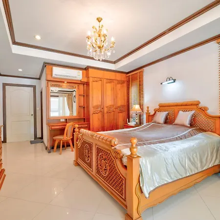 Villa Nautica Pattaya - 4 Bedroom Luxury Pool Villa With Unique Yacht-House *