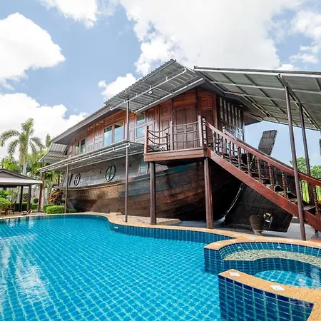 Villa Nautica Pattaya - 4 Bedroom Luxury Pool Villa With Unique Yacht-House Villa