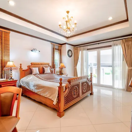 Villa Nautica Pattaya - 4 Bedroom Luxury Pool Villa With Unique Yacht-House * Pattaya