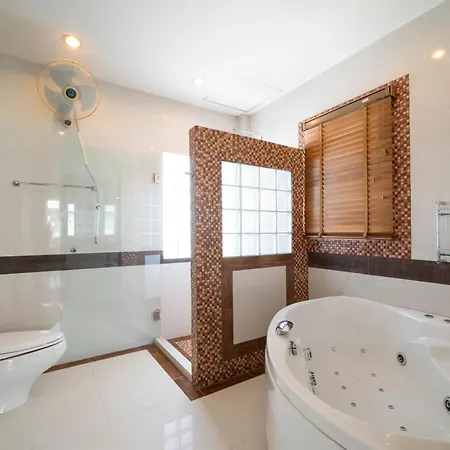 Villa Villa Nautica Pattaya - 4 Bedroom Luxury Pool Villa With Unique Yacht-House
