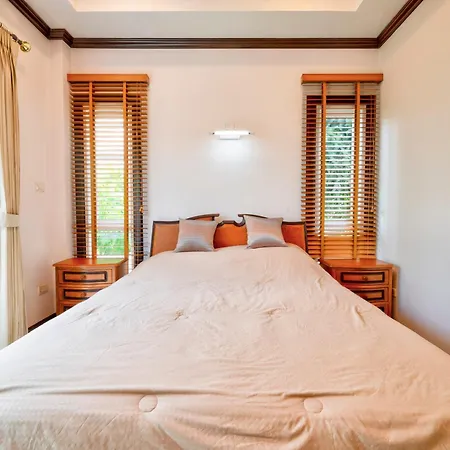 Villa Nautica Pattaya - 4 Bedroom Luxury Pool Villa With Unique Yacht-House Villa *
