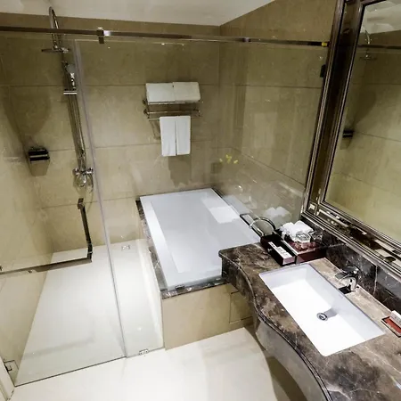 Lk Grand Empire โรงแรม