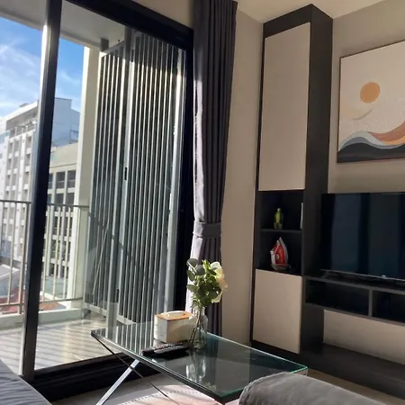 อพาร์ทเม้น 2 Bed Spacious Location In