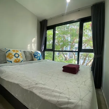 อพาร์ทเม้น 2 Bed Spacious Location In