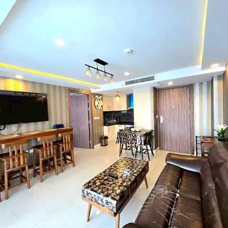 Grand Avenue Middle Town Apartment *