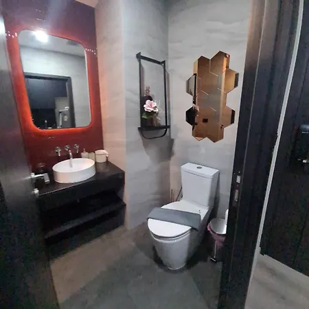 The Edge - Unique & Luxurious Apartment *