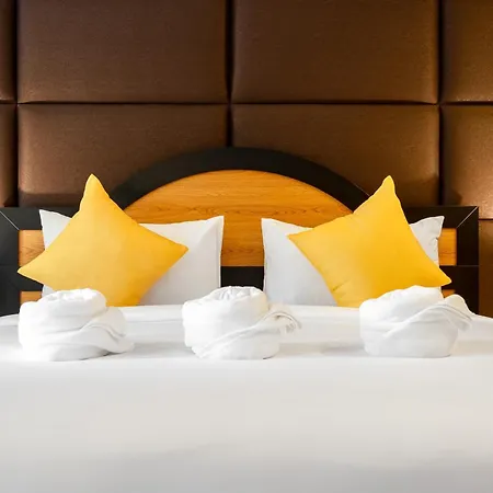 Luxury Pool T1 Near Walking Street 5br 9 Persons * Pattaya