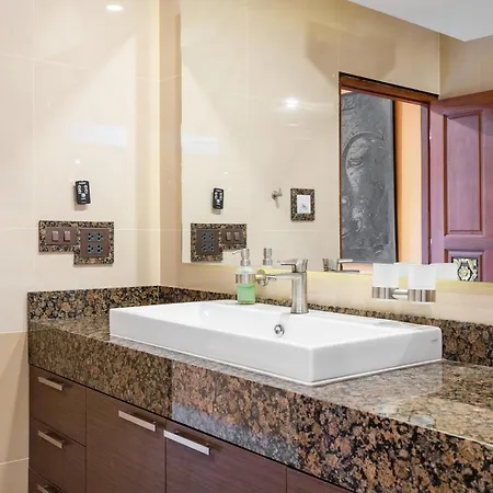 Villa Luxury Pool T1 Near Walking Street 5br 9 Persons Pattaya